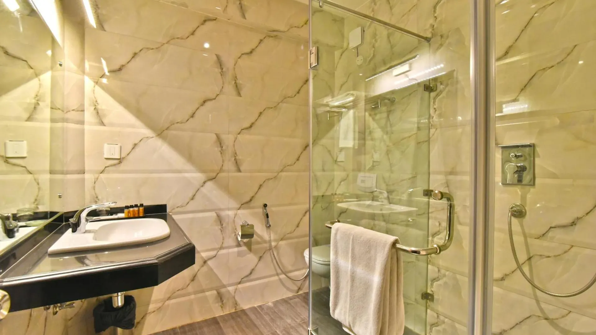 Hillcrest Resort By Dls Hotels Shimla