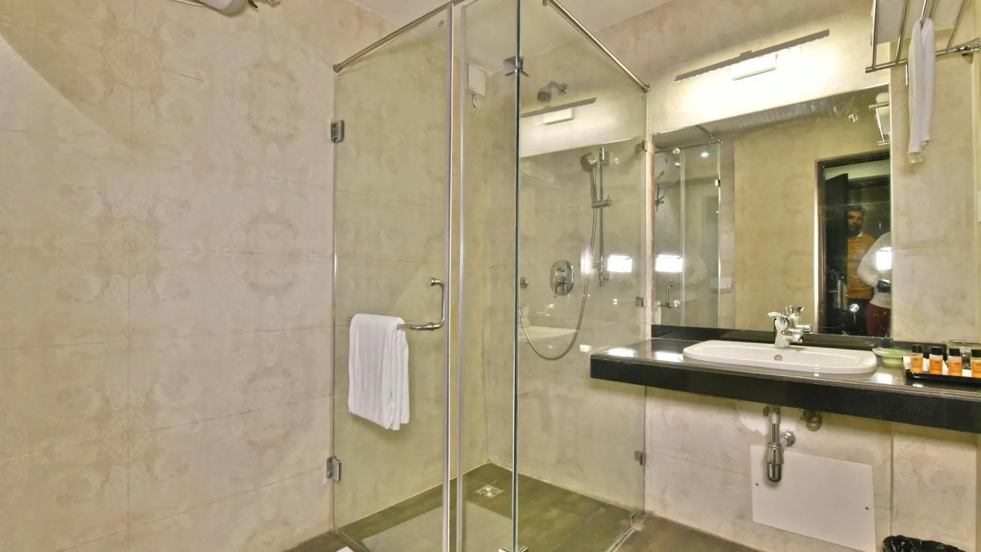 Hillcrest Resort By Dls Hotels Shimla