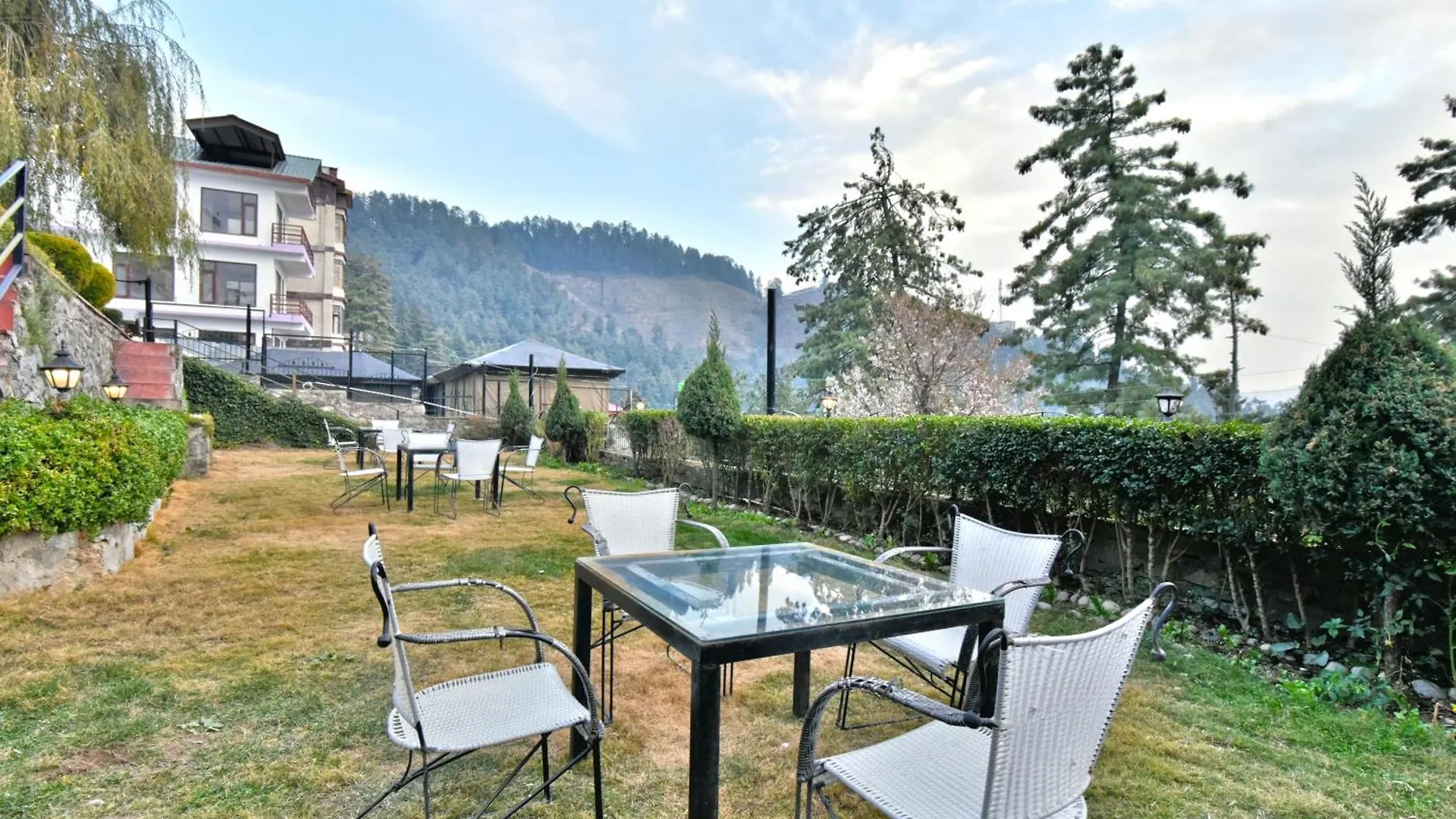 Hillcrest Resort By Dls Hotels Shimla