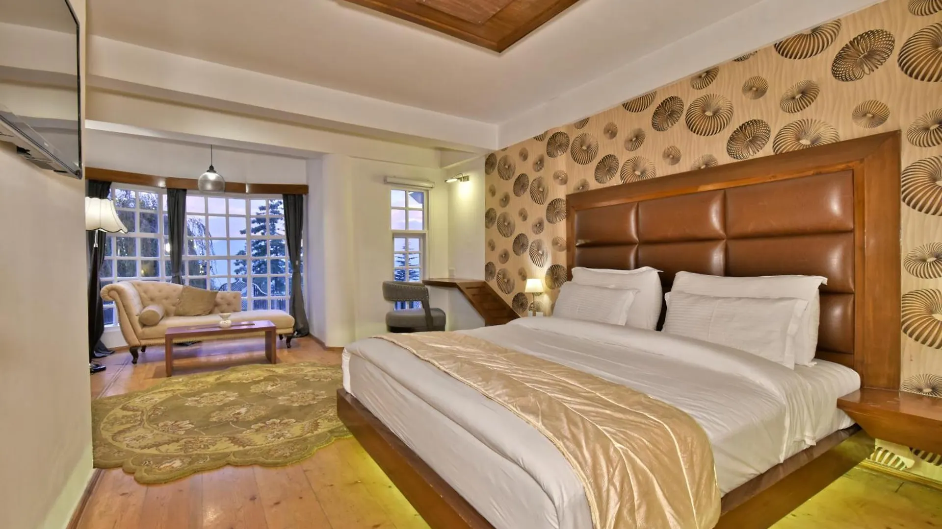 Hillcrest Resort By Dls Hotels Shimla 3*,