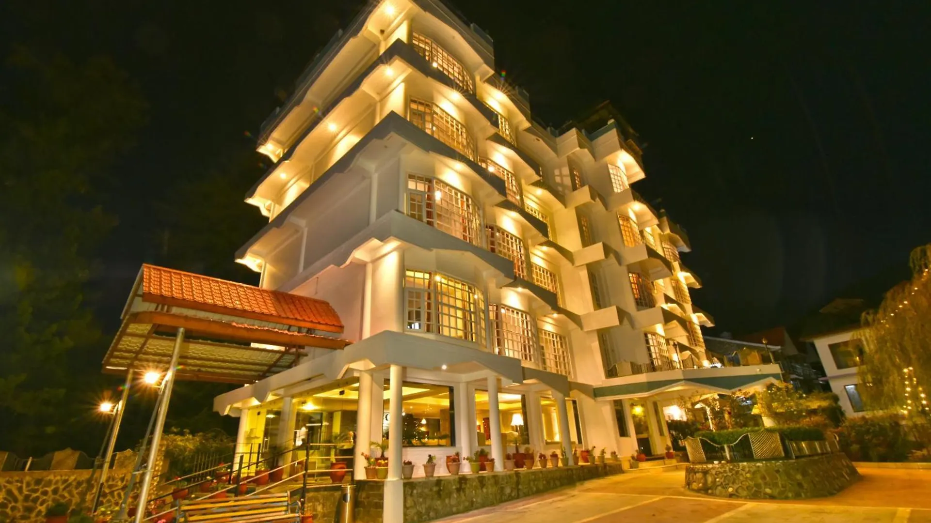 Hillcrest Resort By Dls Hotels Shimla 3*,  India