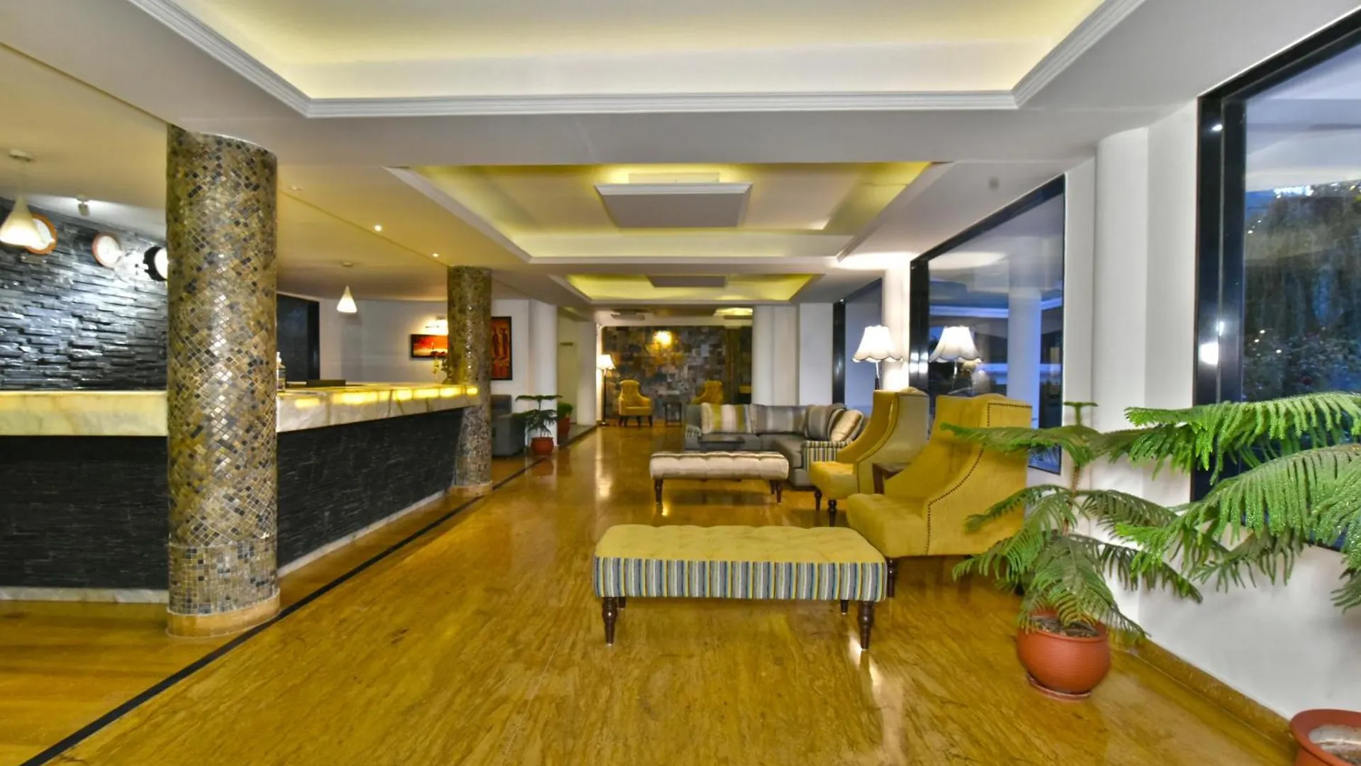 Hillcrest Resort By Dls Hotels Shimla 3*,  India