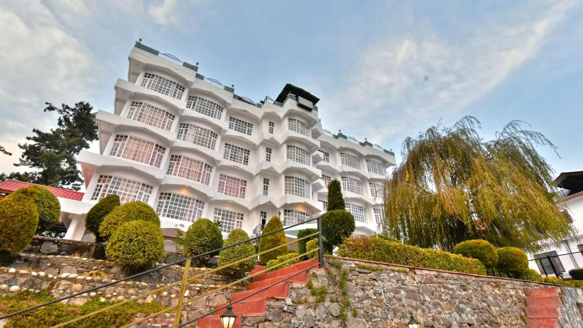 Hillcrest Resort By Dls Hotels 심라 3*,